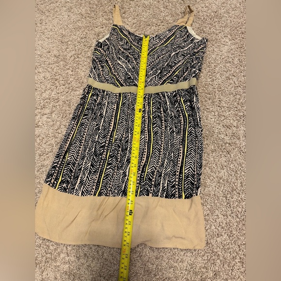 LOFT Soft Cream, Navy and Tan Subtle Abstract Patterned Mini Dress Sz 12P - Picture 4 of 7